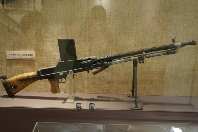 ZB26捷克式轻机枪介绍（经典枪械捷克轻机枪）
