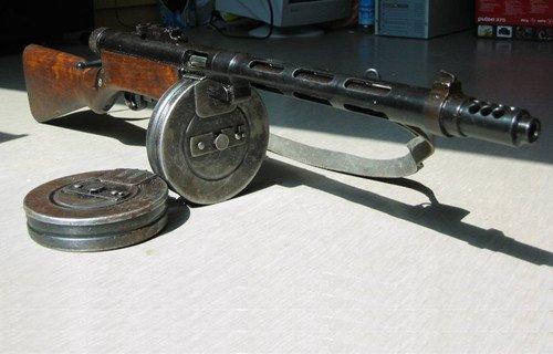 波波莎的前身是什么枪（芬兰索米M1931冲锋枪解读）