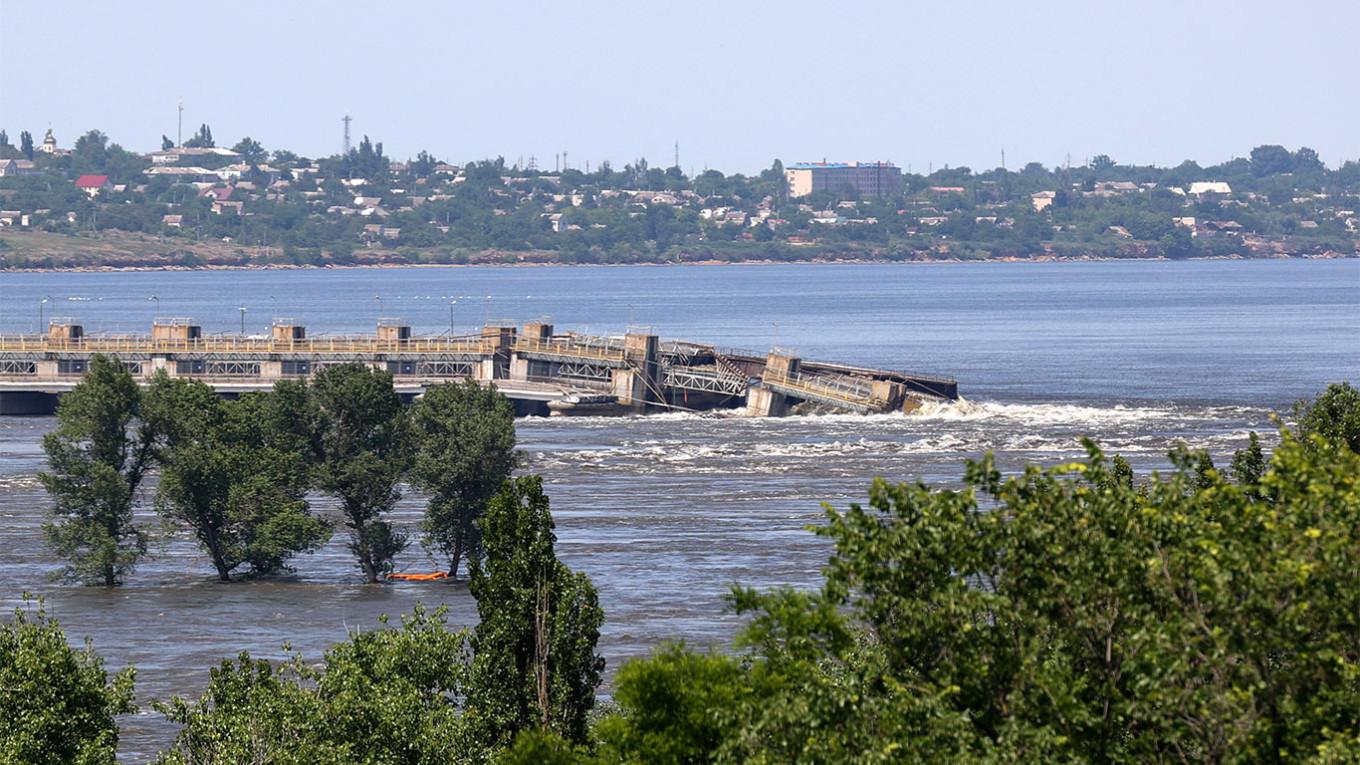 现场监控还原卡霍夫卡大坝被炸瞬间，卡霍夫卡大坝被炸始末